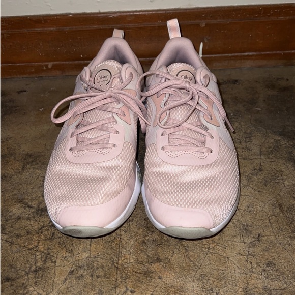 dusty pink nike shoes